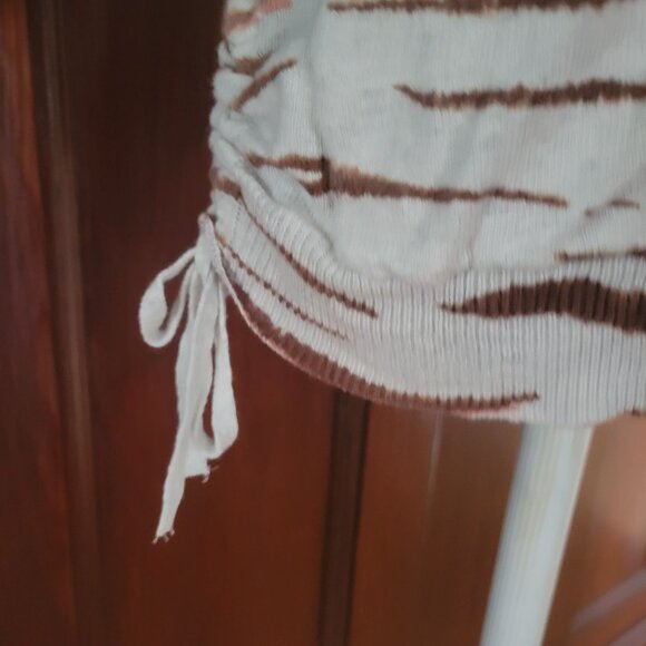 Democracy Women's Medium Tiger Print Knit Sweater With Side Ties Beige & Brown - Picture 3 of 8